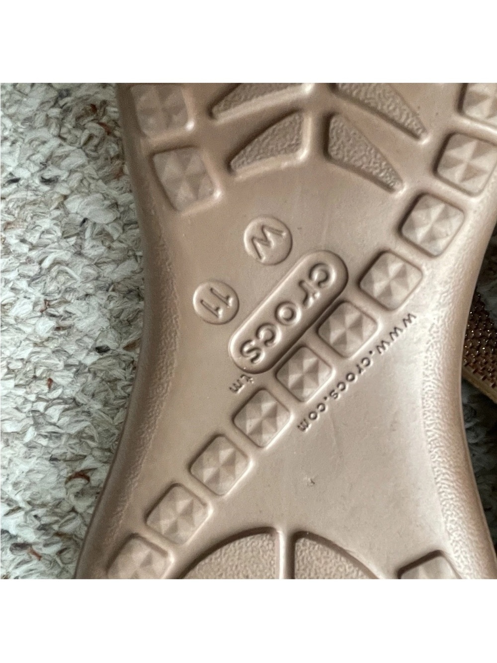 Crocs Capri Women's Size 11 Copper Studded Thong Flip Flops Sandals - Picture 4 of 4
